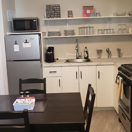 Cozy Home On A Quiet Street Minutes To Dt Kingston Ngoại thất bức ảnh